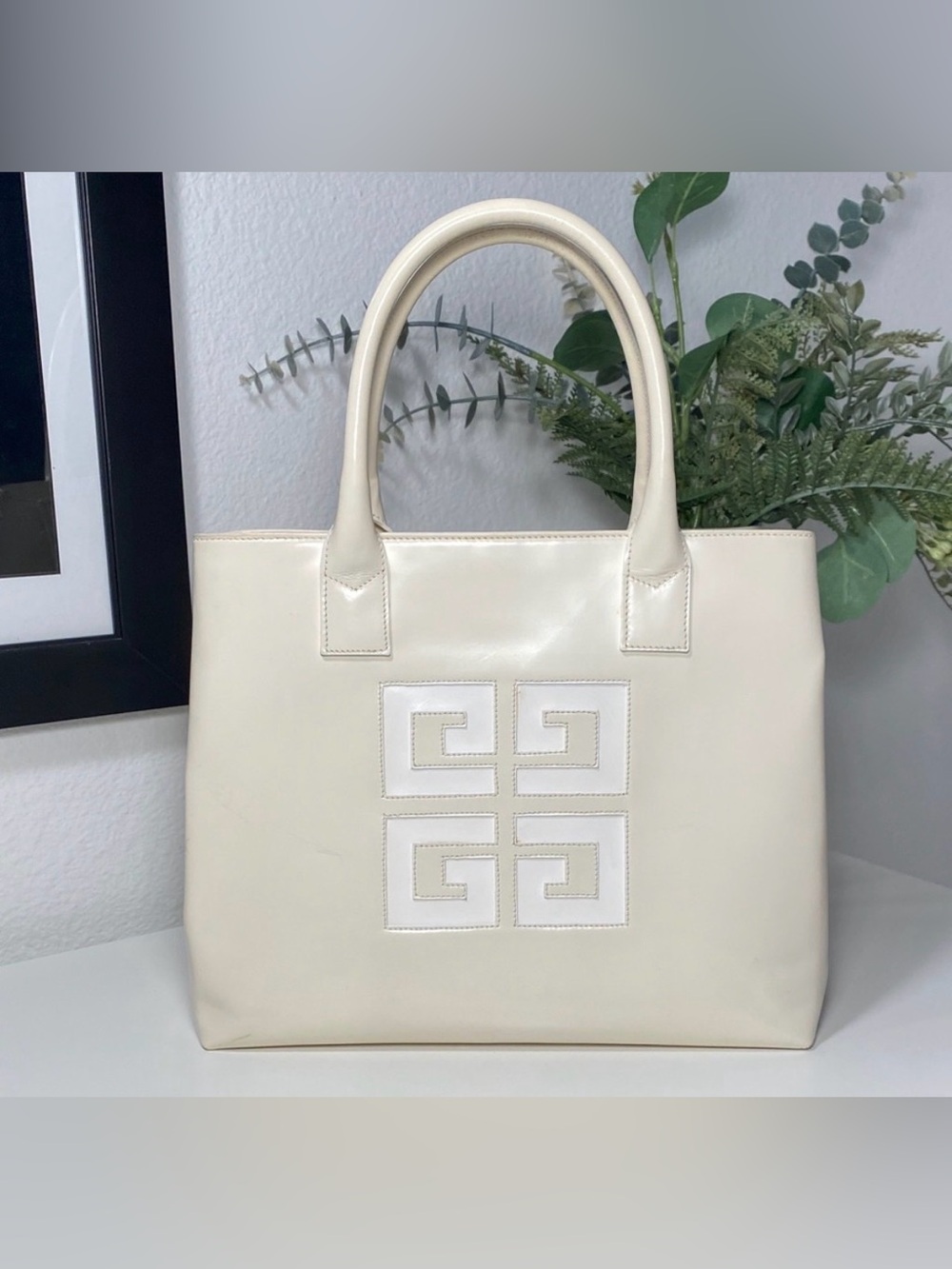 Vintage GIVENCHY Structured
High Gloss Leather Bag - Picture 2 of 15